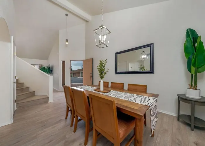 Holiday home Pool, Quiet, 3 Bedroom 2 Ba, Garage, Fenced Tucson