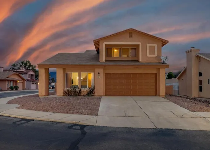 Pool, Quiet, 3 Bedroom 2 Ba, Garage, Fenced Holiday home *