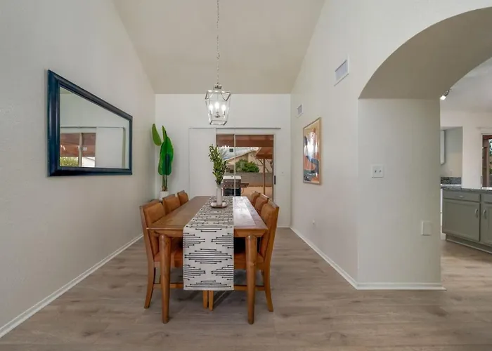 Holiday home Pool, Quiet, 3 Bedroom 2 Ba, Garage, Fenced Tucson