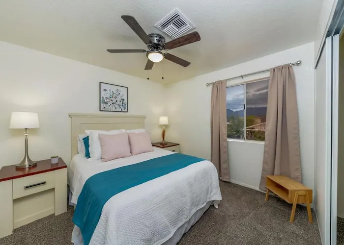 Holiday home Pool, Quiet, 3 Bedroom 2 Ba, Garage, Fenced