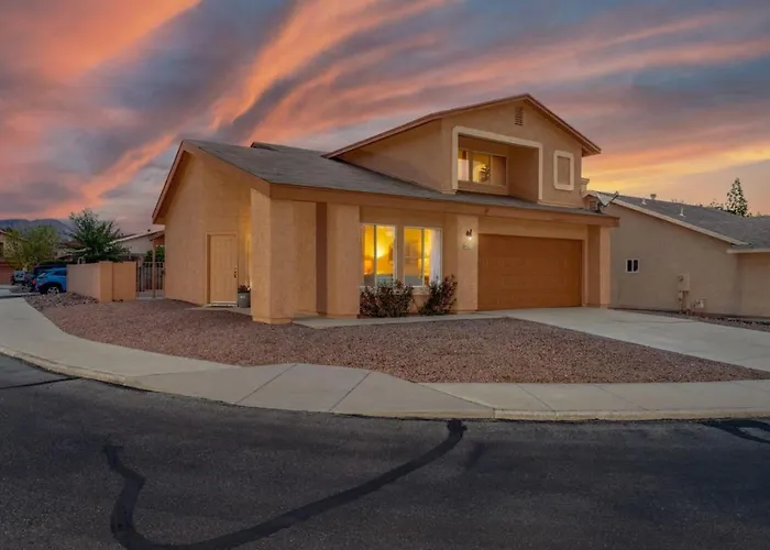 Pool, Quiet, 3 Bedroom 2 Ba, Garage, Fenced Tucson